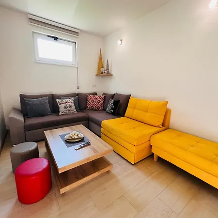 Mont V Apartment